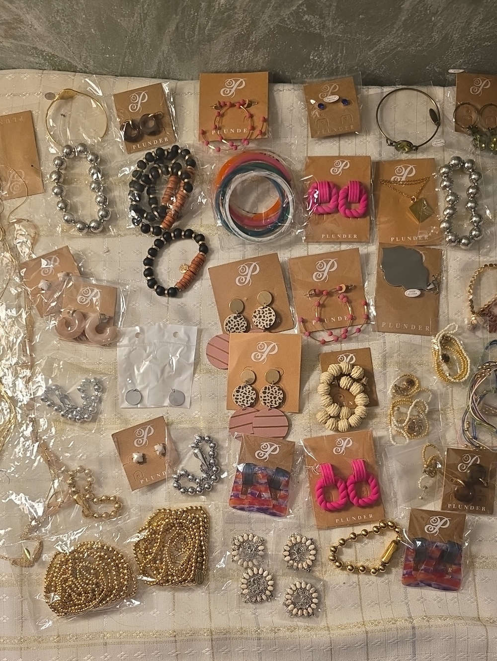 54 Plunder Assorted Bracelets, Earrings & Necklaces All NEW - Picture 12 of 12